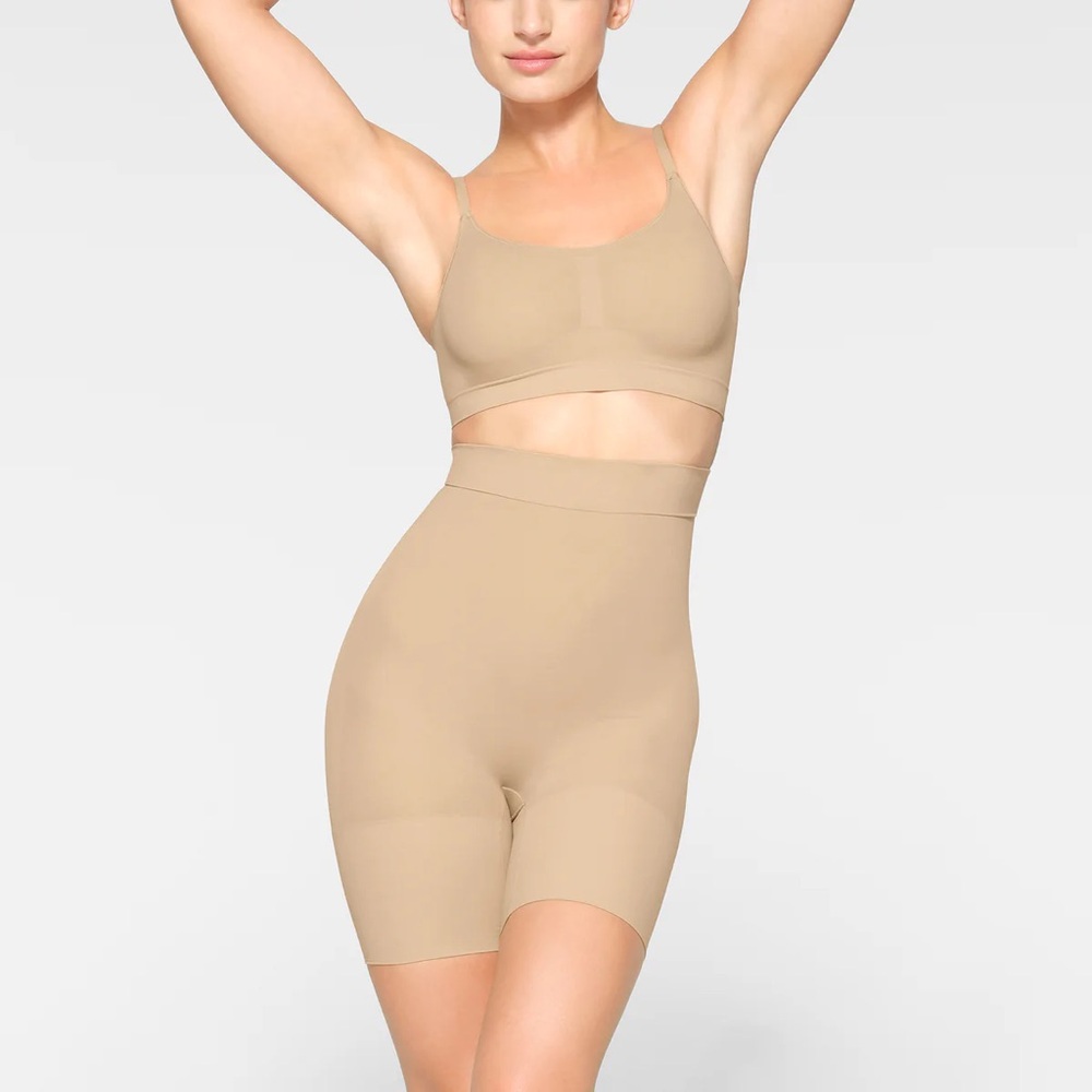 SKIMS Everyday Sculpt Short in Clay
